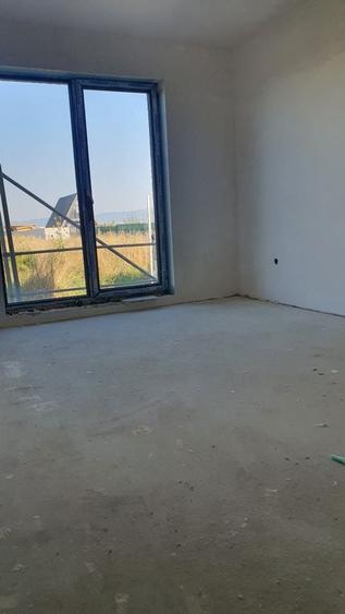 Casă cu 4 camere în Sânpetru