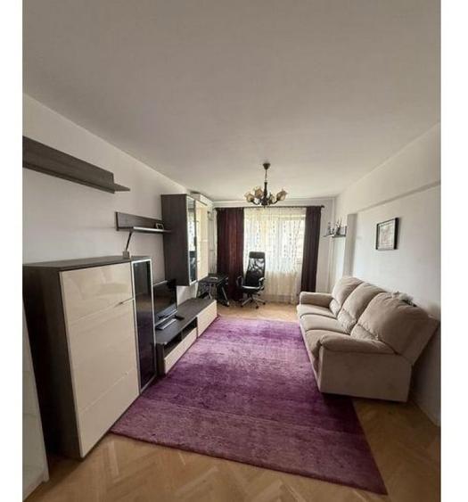 Apartament cu 3 camere decomandat în Tineretului