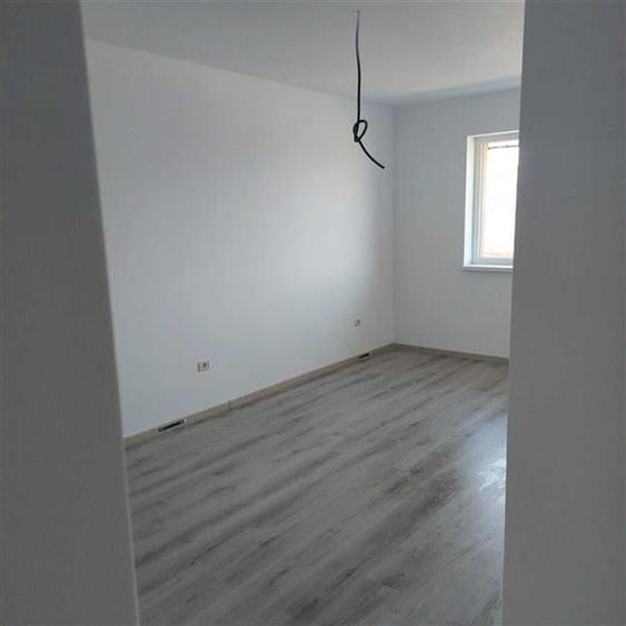 Apartament cu 2 camere decomandat în Sânpetru
