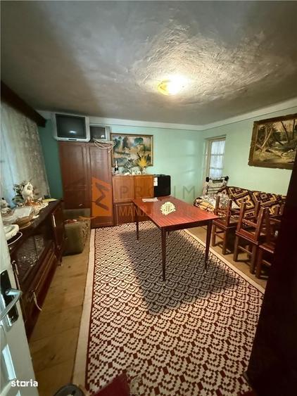 Casă cu 3 camere decomandat în Ciobănoaia