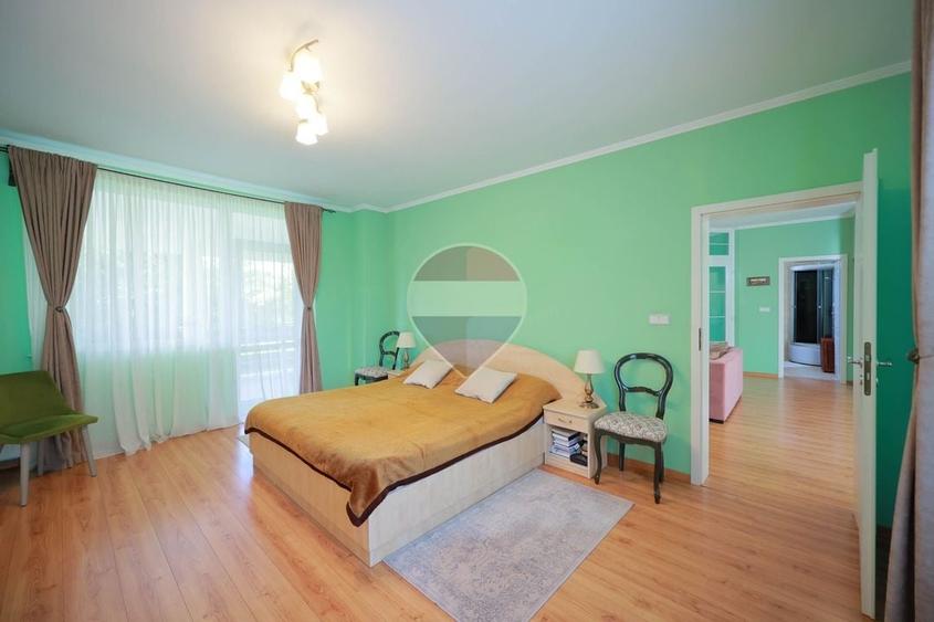 Casă individuală cu 6 camere cu Teren 795 Mp în Sântandrei