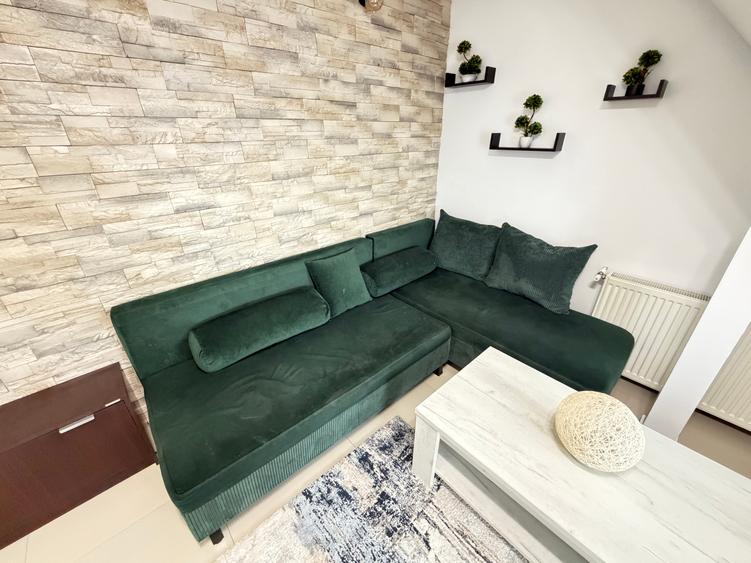 Apartament cu 4 camere semidecomandat în Baza 3