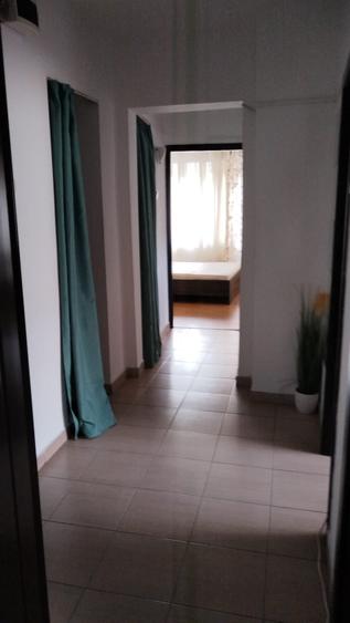 Apartament cu 3 camere decomandat, mobilat în Titulescu