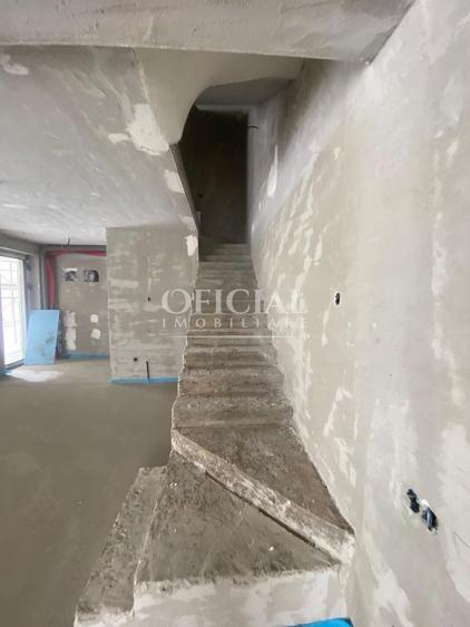 Duplex cu 4 camere cu Canalizare în Bună Ziua