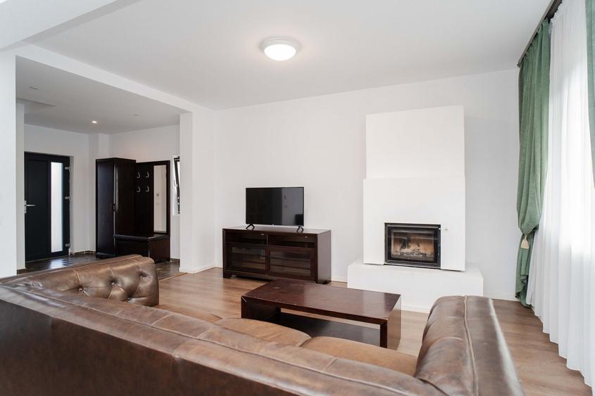 Duplex cu 4 camere cu Canalizare în Păcurari