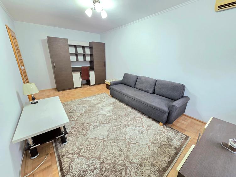 Apartament cu 2 camere decomandat în Uverturii