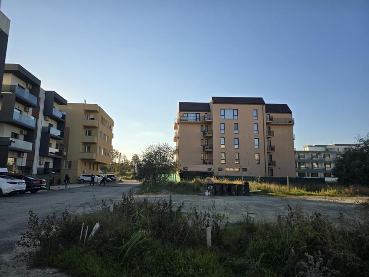 Teren Construcții intravilan de 600 mp, în Nord