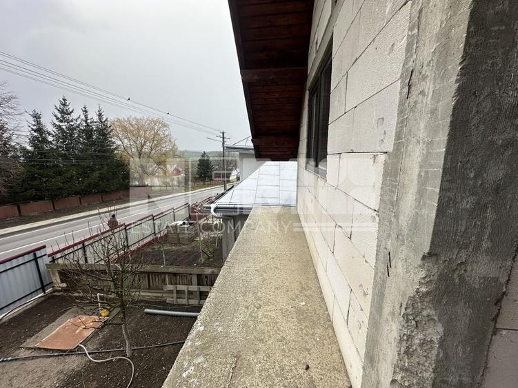 Casă individuală cu 5 camere cu Canalizare în Liteni (Moara)