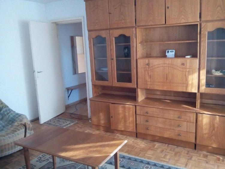 Apartament cu 4 camere semidecomandat în Inel II