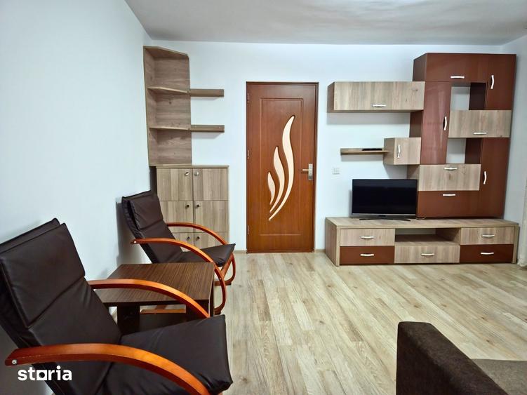 Apartament cu 2 camere semidecomandat în Traian