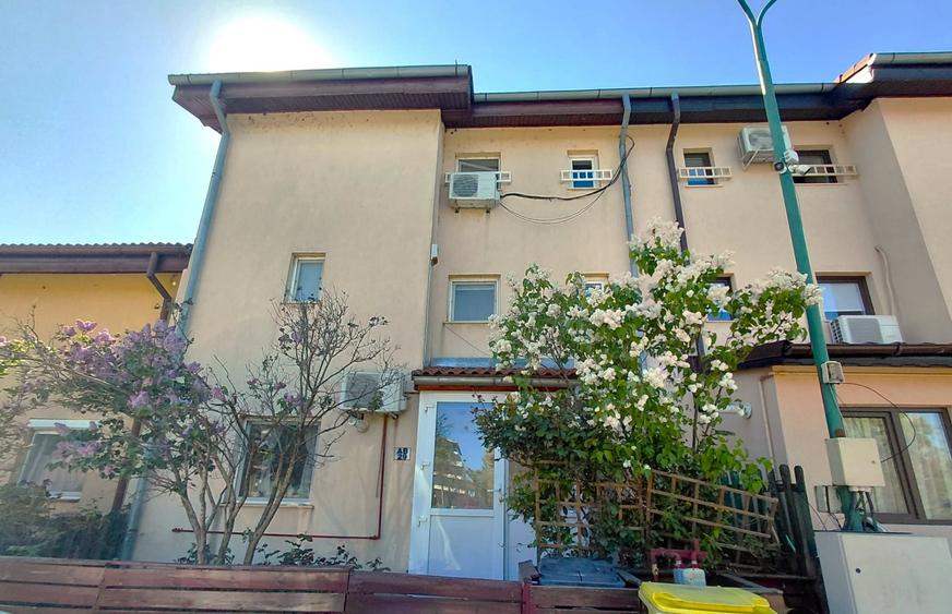 Casă cu 5 camere cu Canalizare în Voluntari