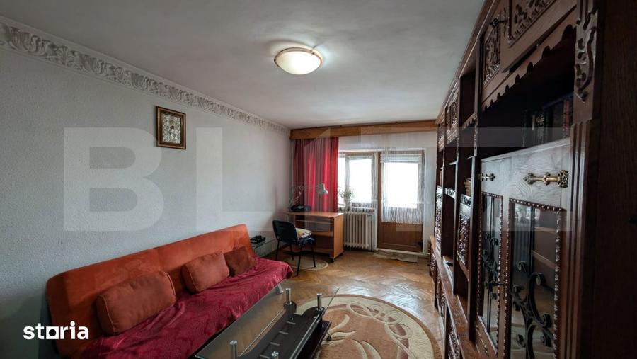 Apartament cu 3 camere decomandat în Sud