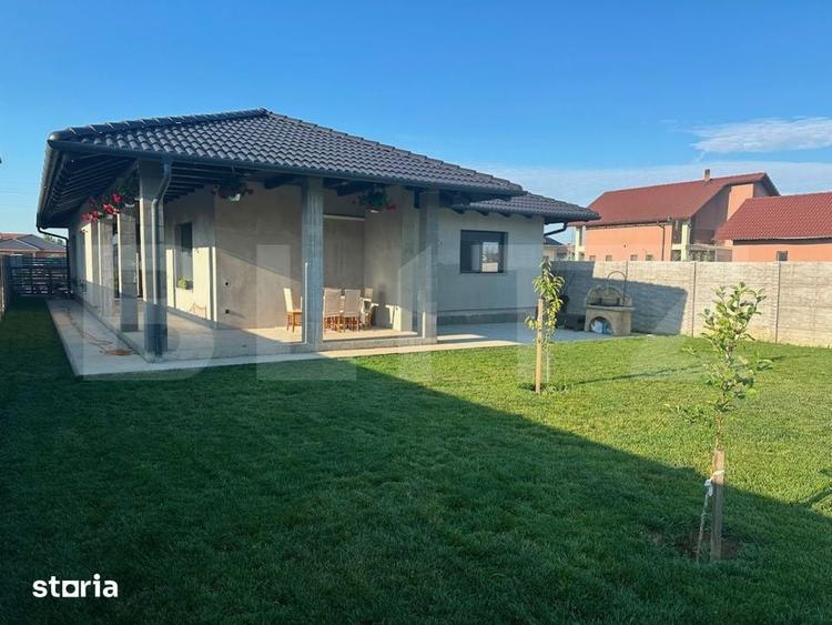 Casă cu 4 camere cu Teren 715 Mp în Păulești