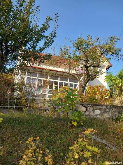 Casă cu 7 camere cu Teren 2200 Mp în Cerașu