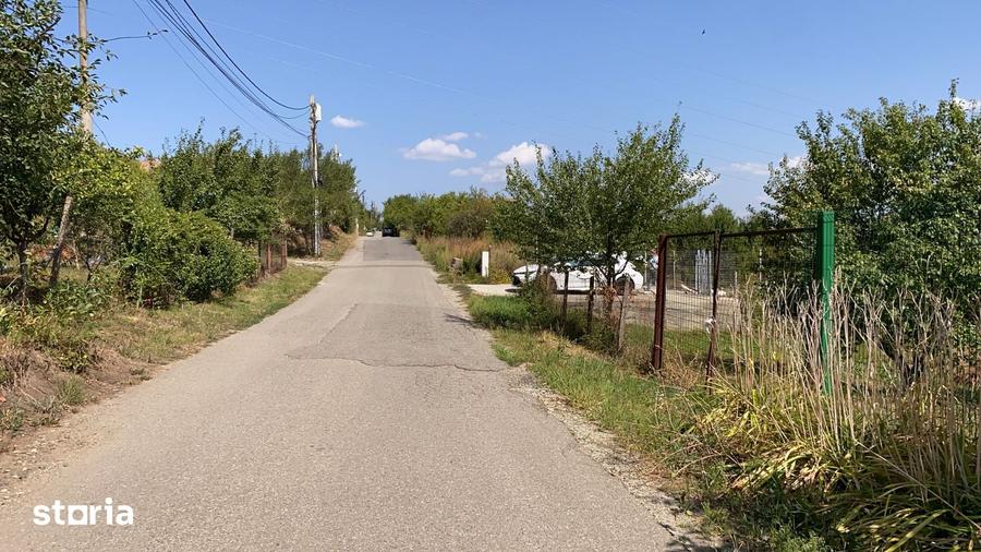 Teren de 2000 mp, în Roșia