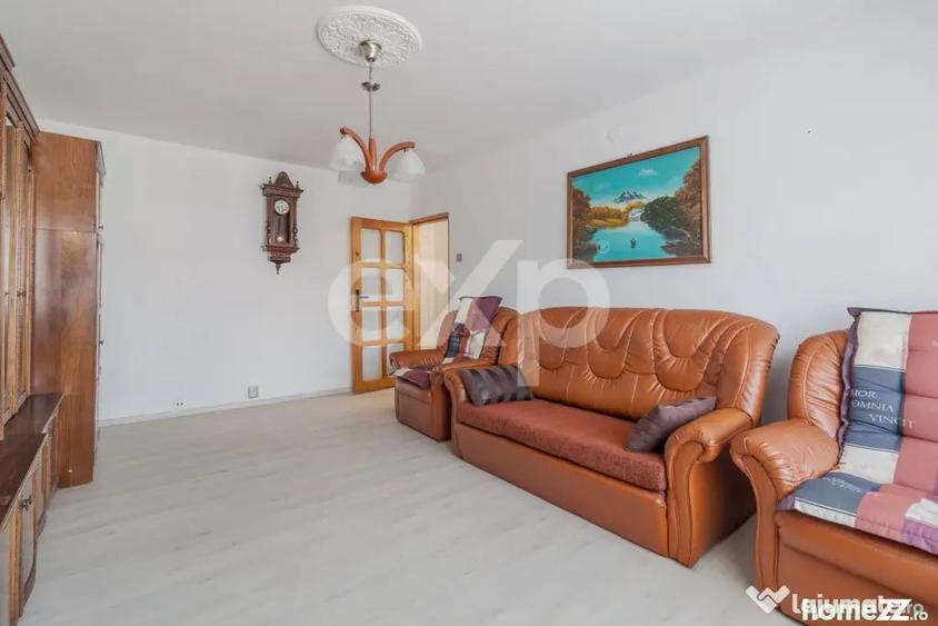 Apartament cu 3 camere decomandat în Lotus