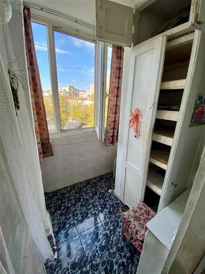 Garsonieră decomandată în Rogerius