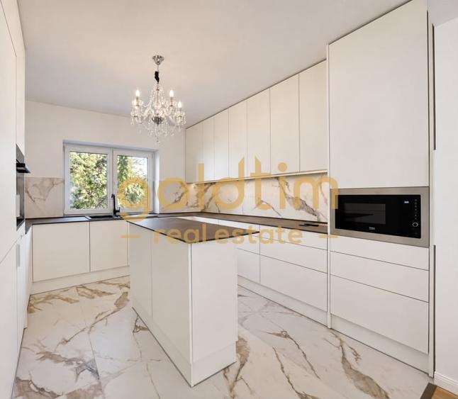 Duplex cu 5 camere cu Canalizare în Iancu Nicolae