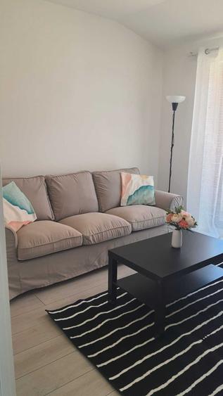 Apartament cu 3 camere decomandat în Dobroești