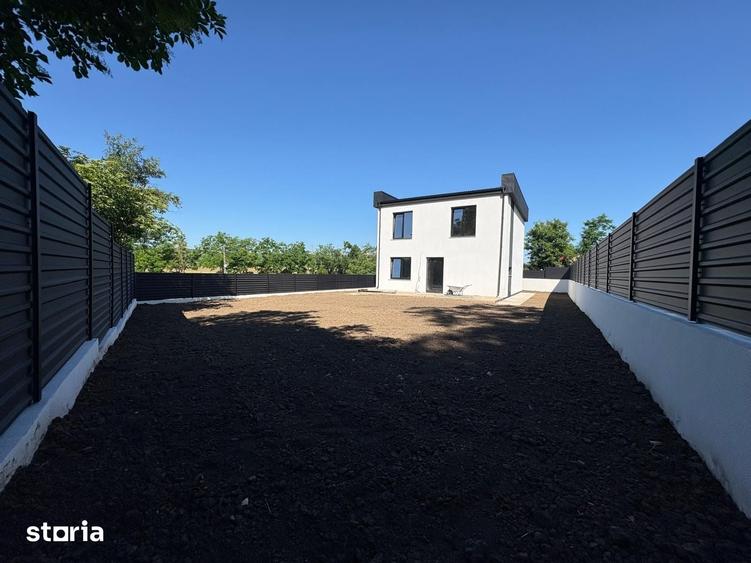 Casă cu 5 camere cu Teren 470 Mp în Vânători