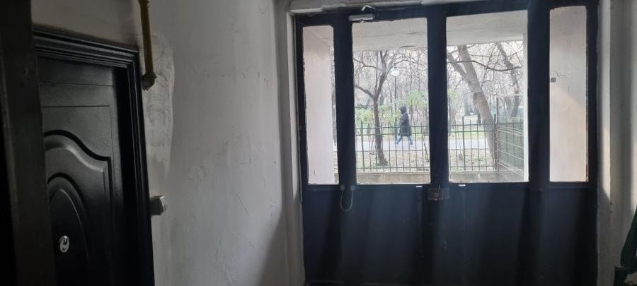 Apartament cu 2 camere semidecomandat în Cișmigiu