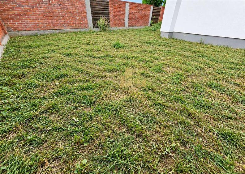 Apartament cu 3 camere decomandat în Girocului