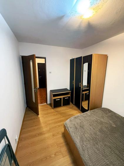 Apartament cu 4 camere decomandat în Lujerului