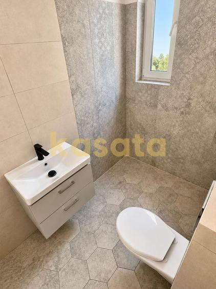 Duplex cu 4 camere cu Canalizare în Nord