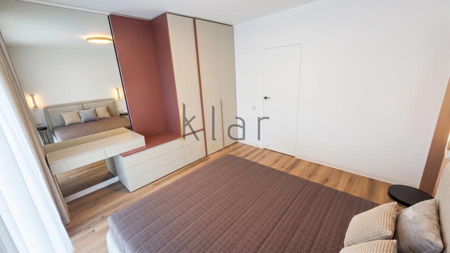 Apartament cu 3 camere semidecomandat, mobilat în Calea Turzii