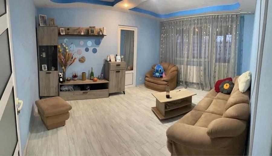 Apartament cu 3 camere semidecomandat în 9 Mai