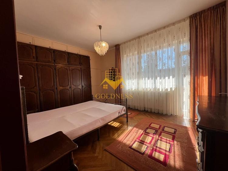 Apartament cu 3 camere decomandat, mobilat în Central