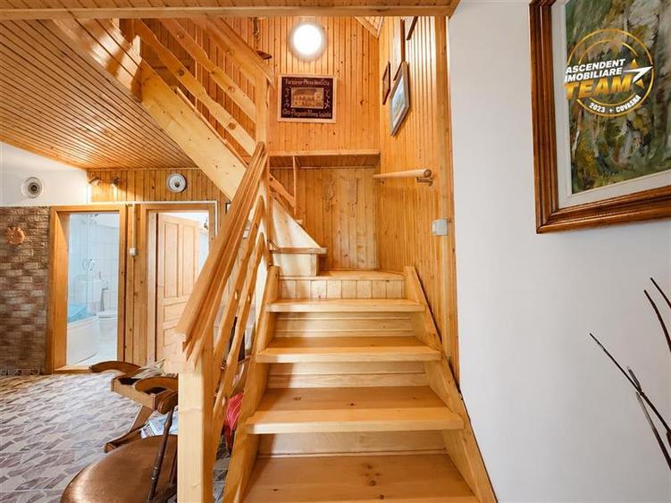 Casă individuală cu 4 camere cu Teren 2200 Mp în Băcel