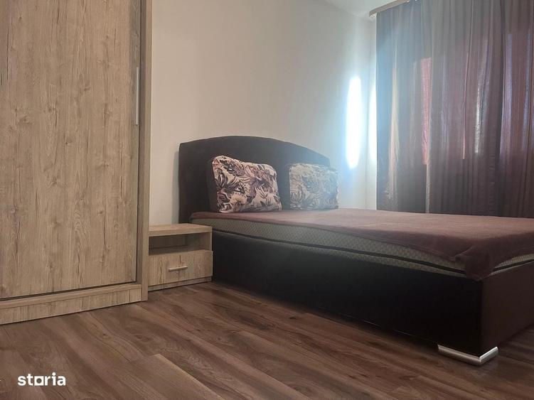Apartament cu 3 camere decomandat în Micro 4