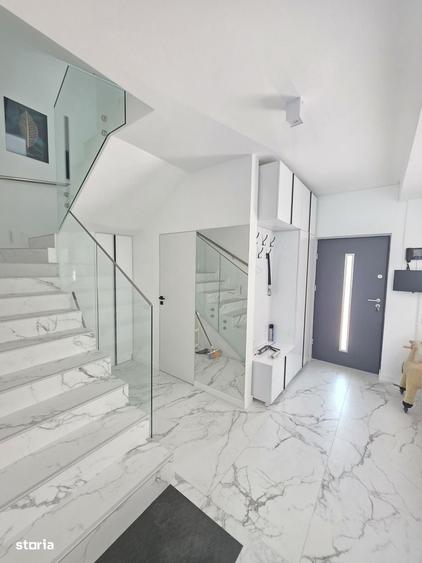 Casă cu 4 camere cu Teren 1200 Mp în Central
