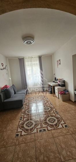 Casă individuală cu 7 camere cu Canalizare în Cetății