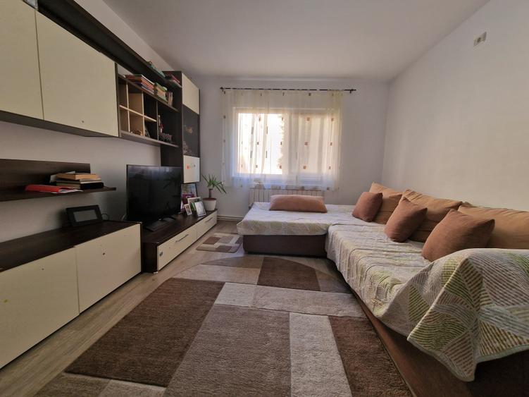 Apartament cu 2 camere semidecomandat în Inel I