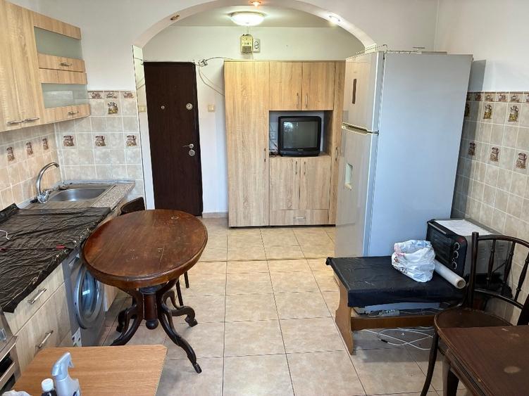 Apartament cu 2 camere decomandat în Rahova