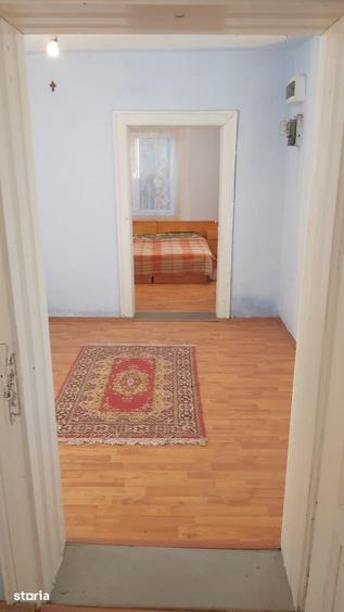 Casă cu 5 camere cu Teren 2800 Mp în Gostinari