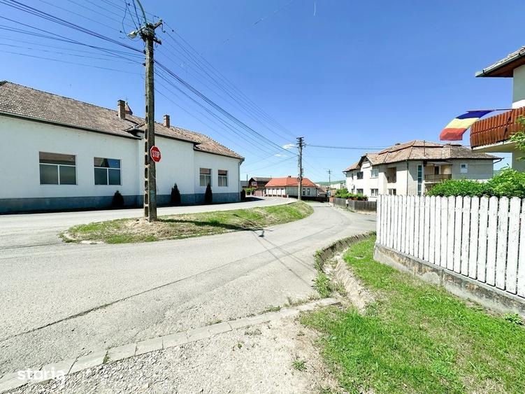 Casă cu 4 camere cu Teren 998 Mp în Central