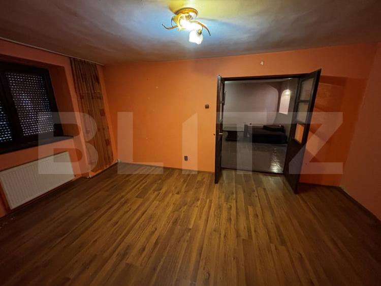 Casă cu 3 camere cu Teren 200 Mp în Central