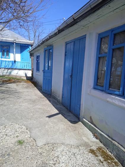 Casă cu Teren 1600 Mp în Orășeni-Vale