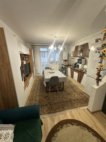 Apartament cu 2 camere semidecomandat în Florești