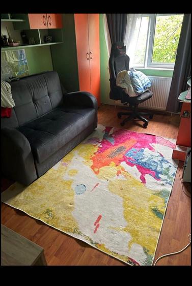 Apartament cu 3 camere decomandat în Central