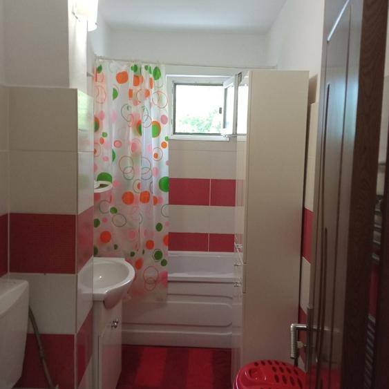 Casă cu 1 camere decomandat în Fizicienilor