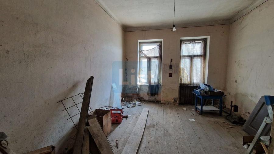 Casă cu 3 camere cu Canalizare în Central