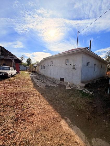 Casă cu 3 camere cu Teren 1100 Mp în Măldăeni