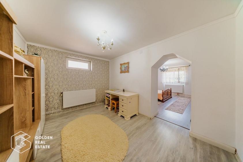 Casă individuală cu 5 camere cu Canalizare în Felnac