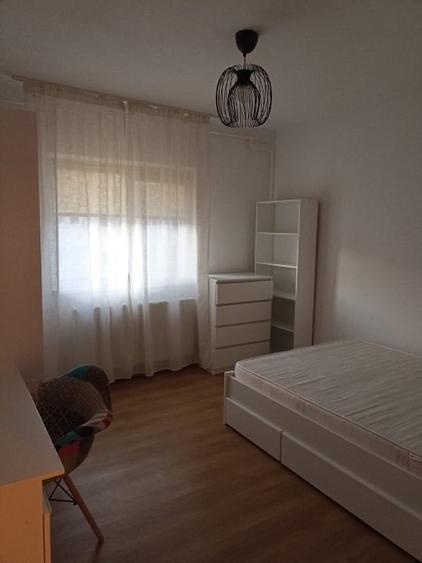 Apartament cu 3 camere decomandat, mobilat în Brâncoveanu