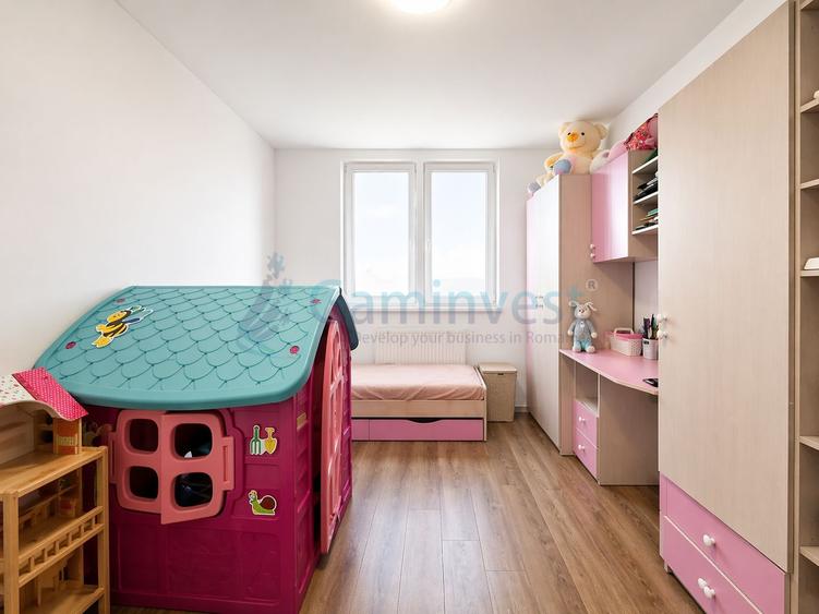 Apartament cu 3 camere decomandat în Rogerius