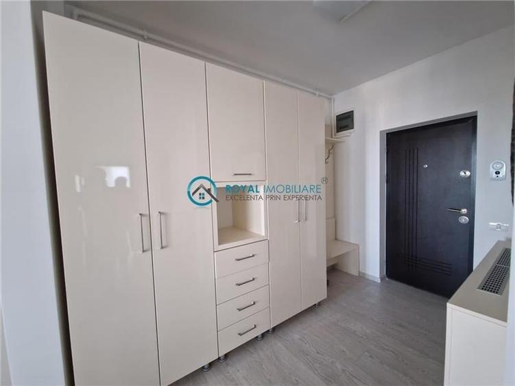 Apartament cu 3 camere decomandat, mobilat în Albert